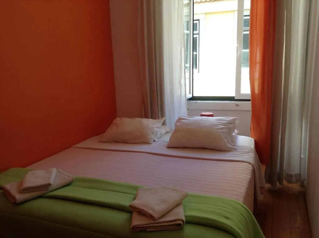 Lisbon Happy Hostel By Sweethome Hospedagem 0*,  Portugal